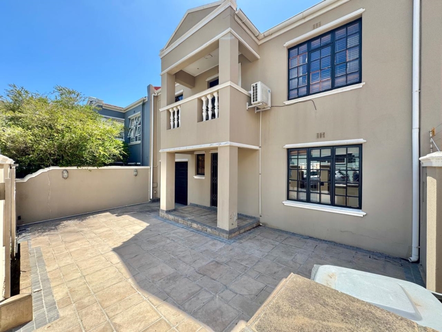 4 Bedroom Property for Sale in Zonnebloem Western Cape